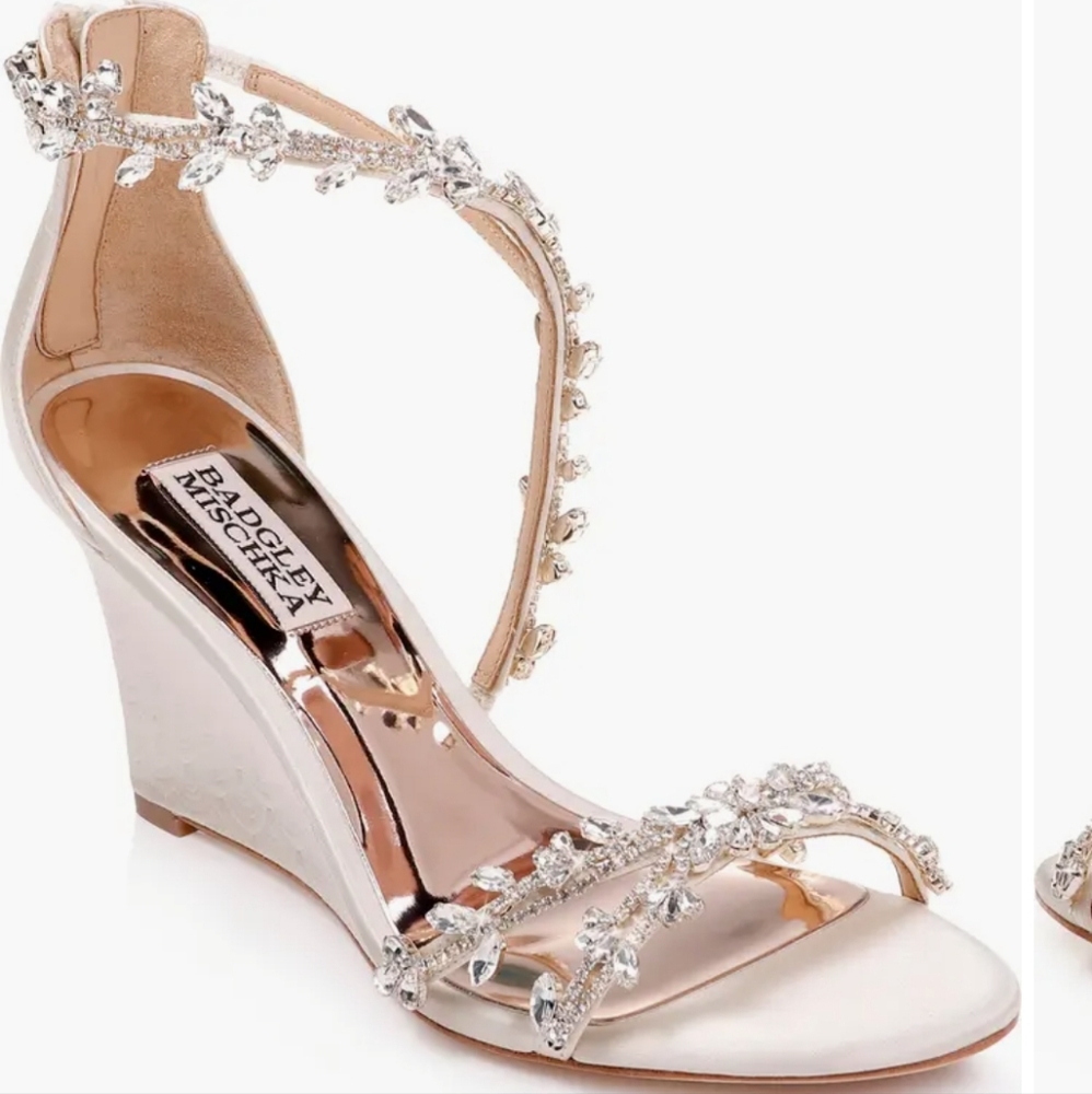 Badgley Mischka Women's Cream Embellished Heels